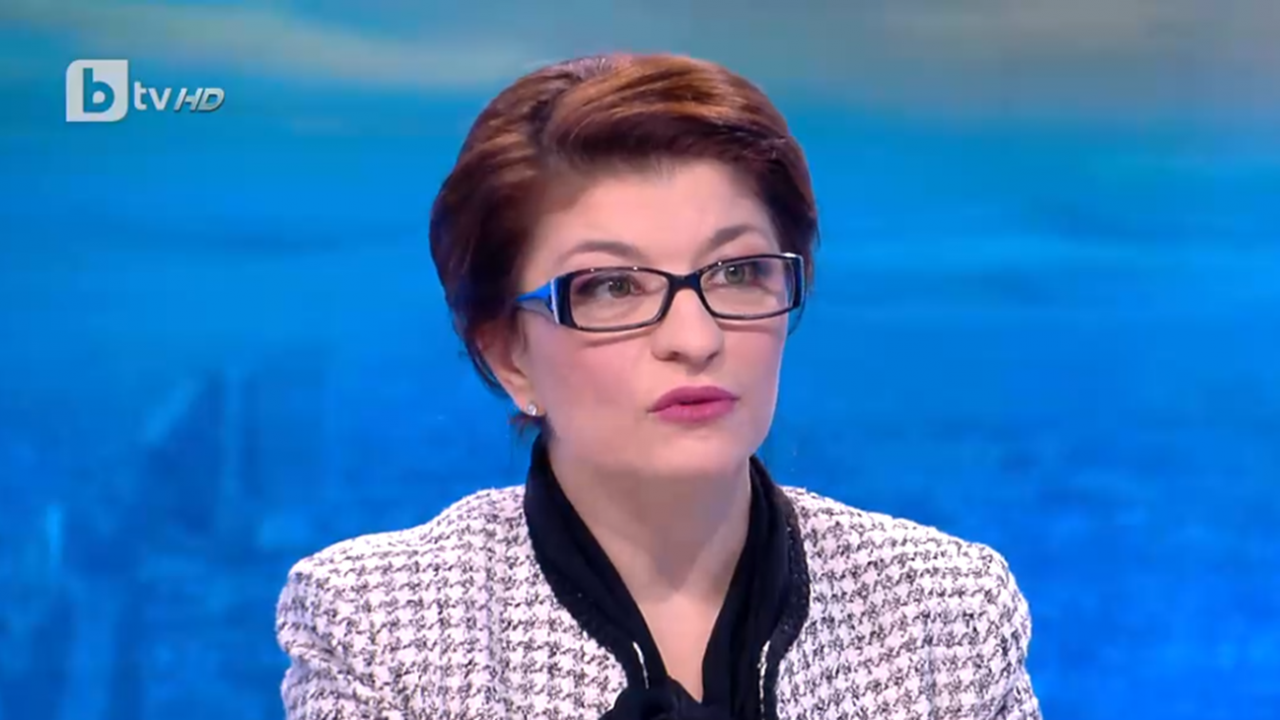Десислава Атанасова: Съмнявам се вече, че акад. Денков взима премиерските решения