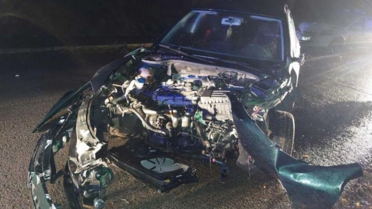 20-годишен без книжка предизвика зрелищна катастрофа с патрулка след гонка