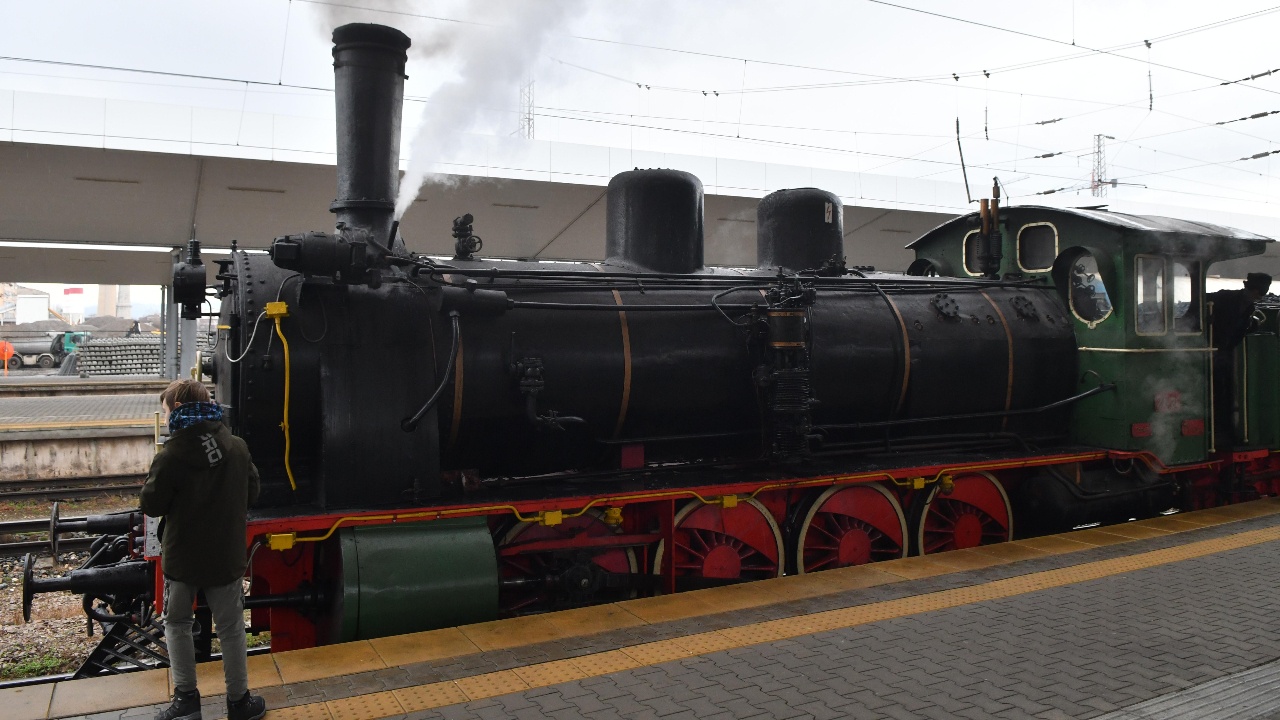 БДЖ организира Коледни пътувания с парен локомотив