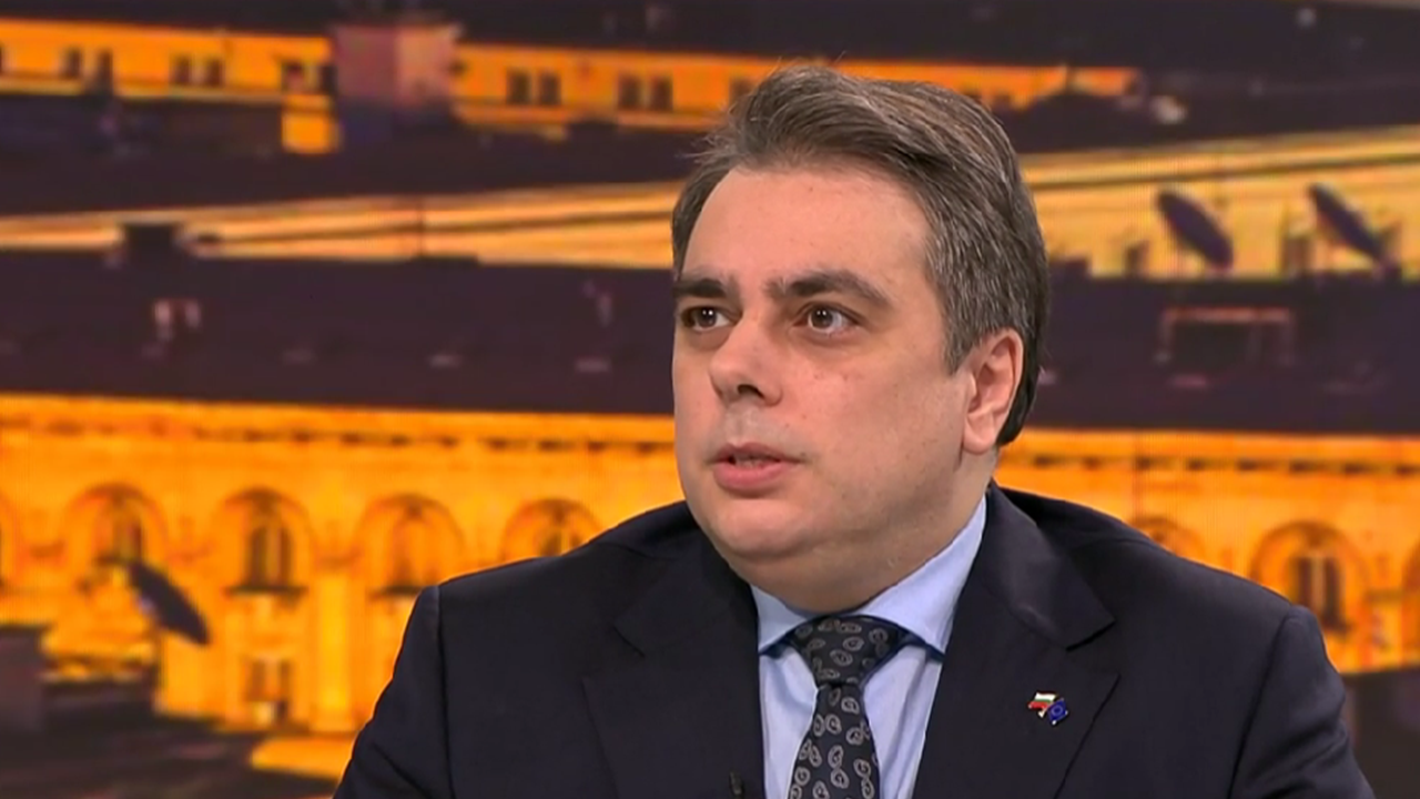 Василев отговори на президента за промените в Конституцията: Там не е записано колко трябва да е доверието в депутатите