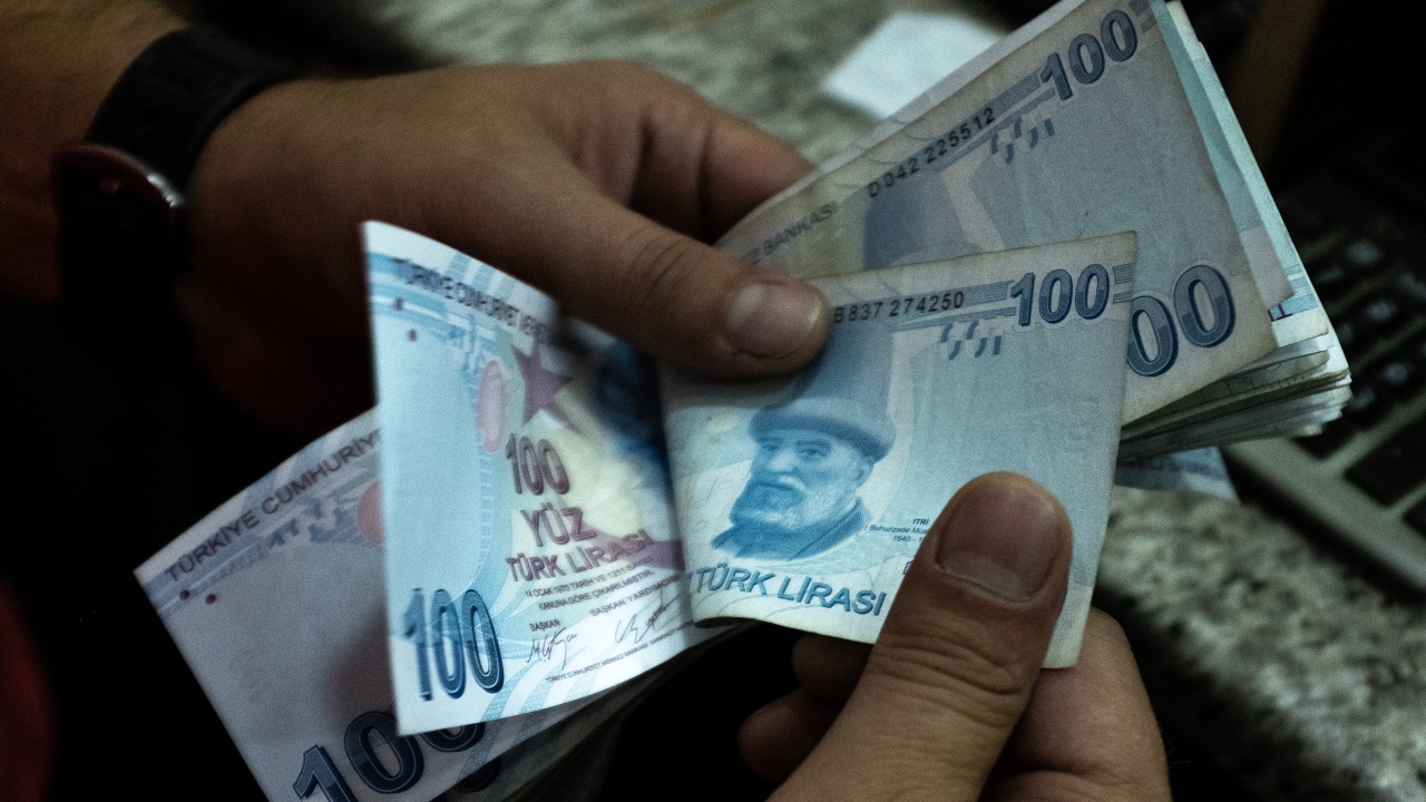 Турция започва преговори за определяне на новия размер на минималната заплата