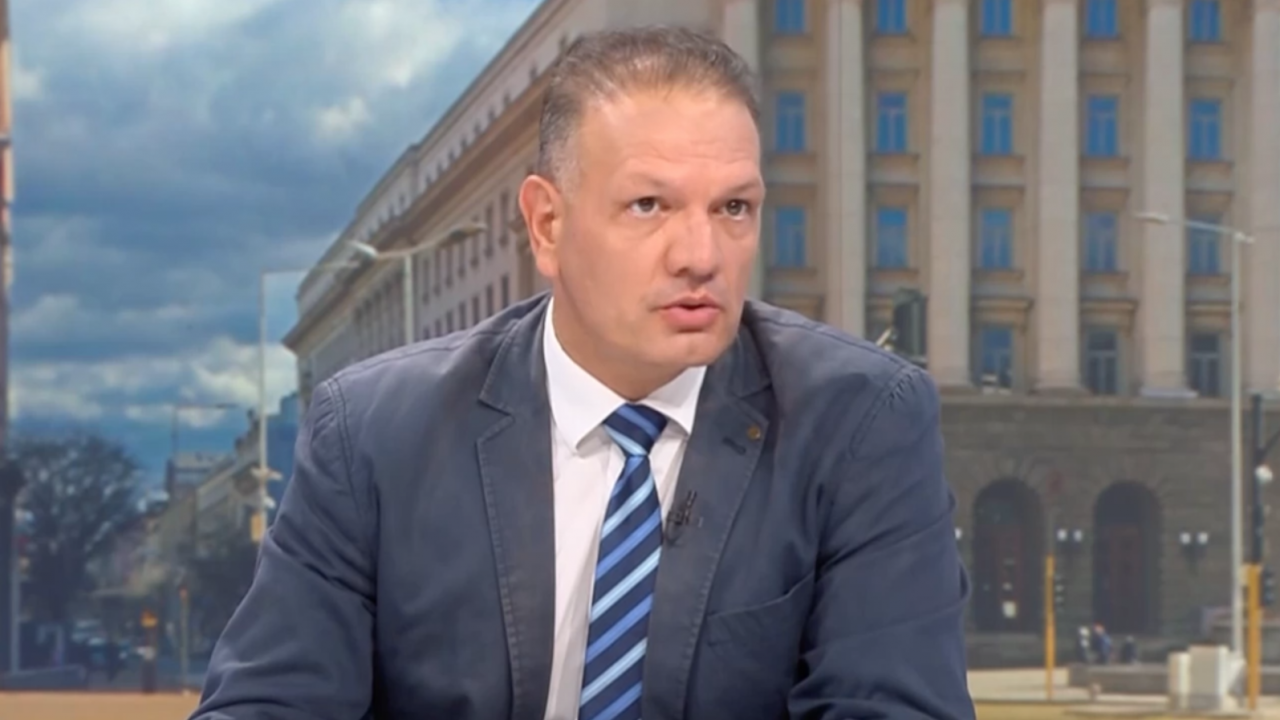 Петър Славов: Една конституция трябва да има решения за всичко