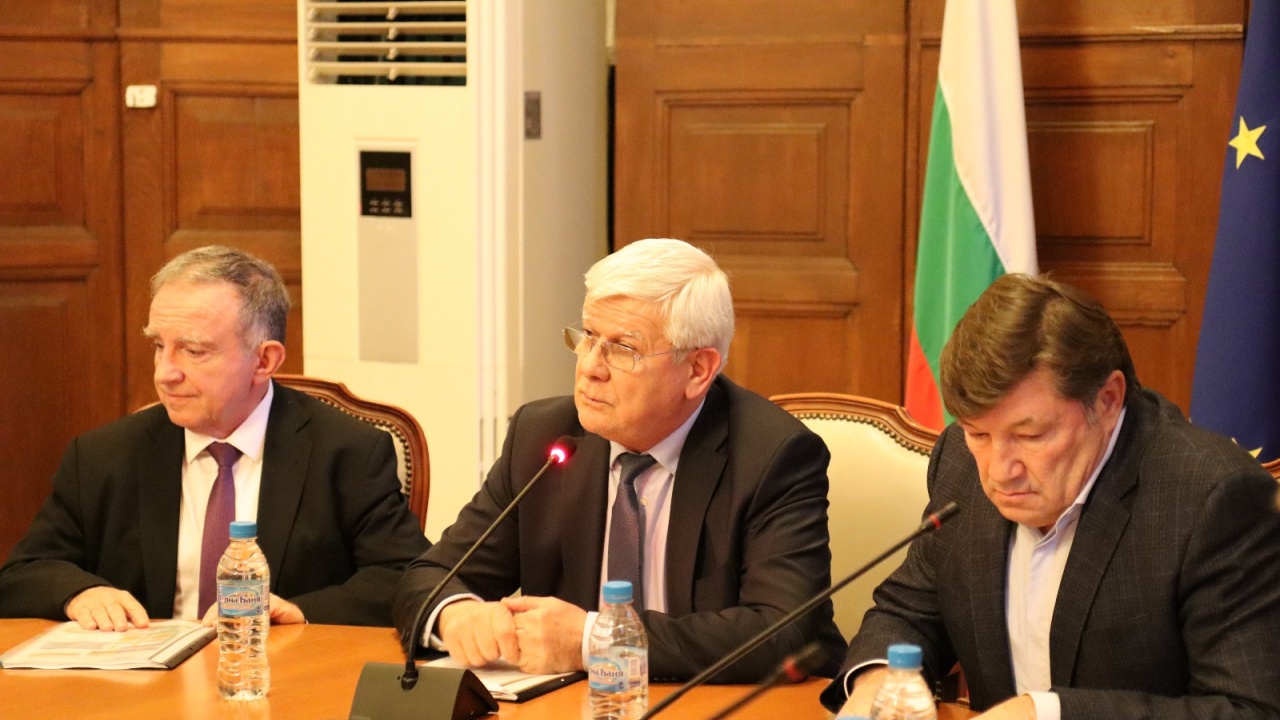 Министър Вътев: Правим всичко възможно българските земеделски производители да имат устойчиви доходи
