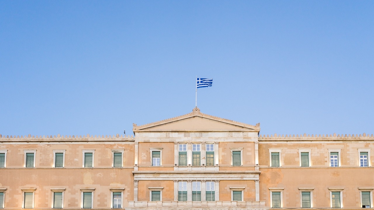 Гърция погаси предсрочно дългове