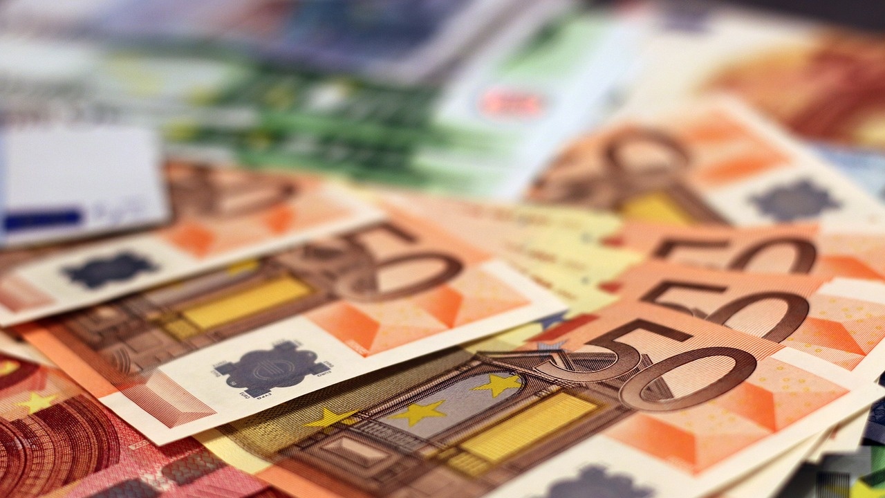 Еврото се търгува близо до 1,09 долара в междубанковата търговия