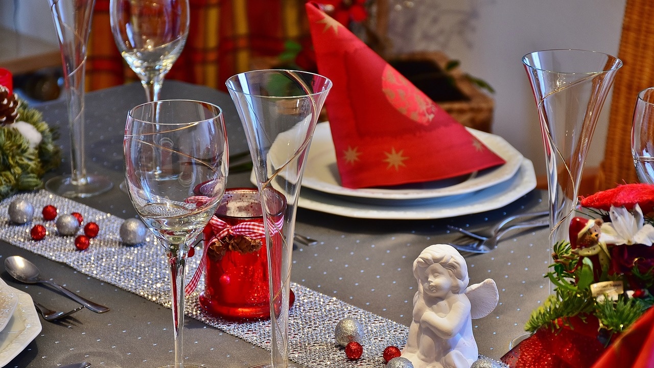 По-скъпа празнична вечеря в ресторантите в Гърция за Бъдни вечер и Коледа