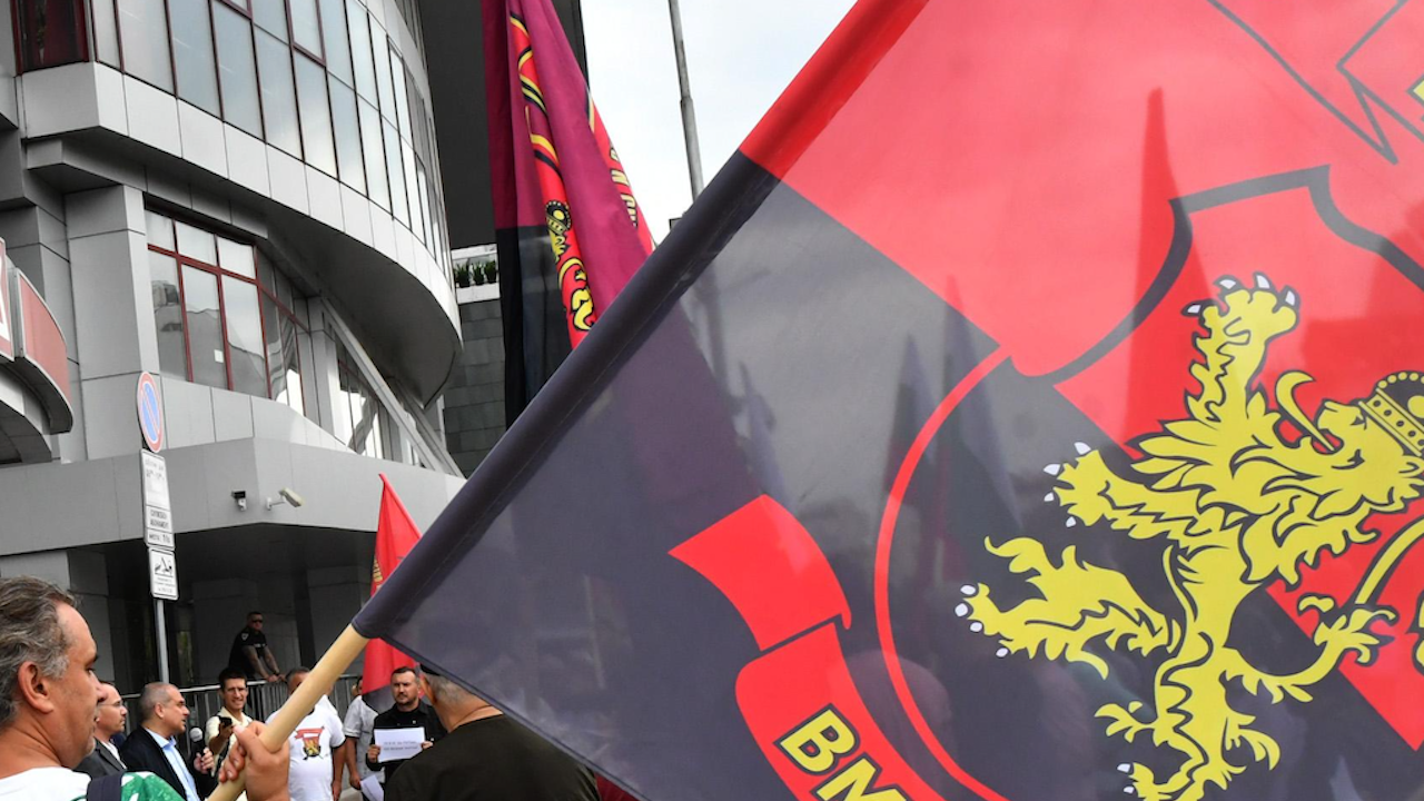 ВМРО: Двойното гражданство за депутати унищожава българската държавност