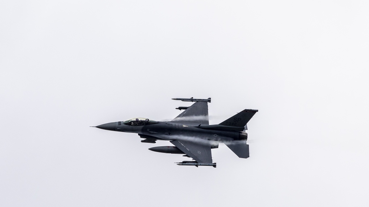 Нидерландия изпраща на Украйна 18 изтребителя Ф-16