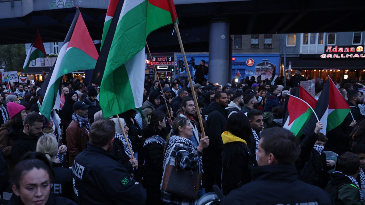 Участници в пропалестински протест в Берлин настояха за край на войната в ивицата Газа