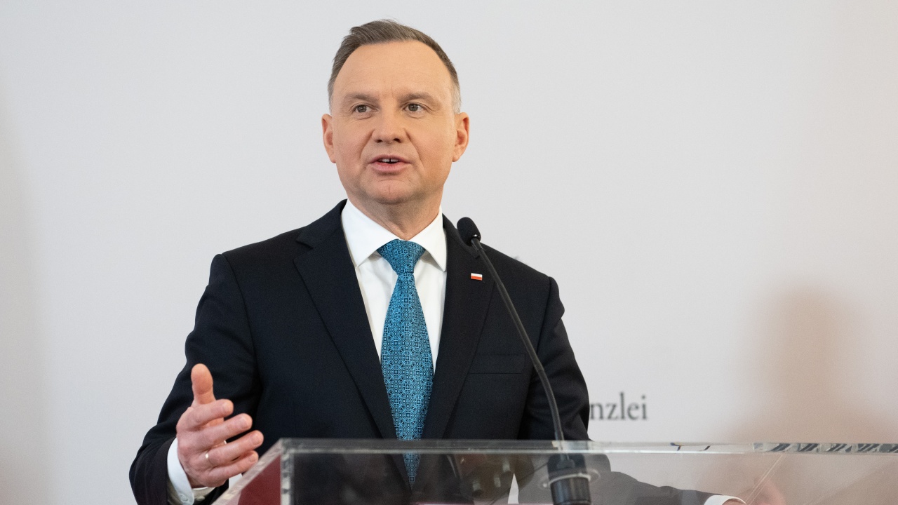 Полският президент се противопоставя на новото правителство в битката за контрол над държавните медии