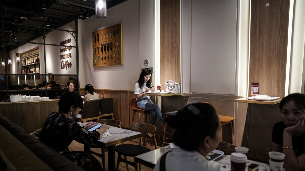 Жаждата за кафе на Китай поражда жестока конкуренция сред кафенетата