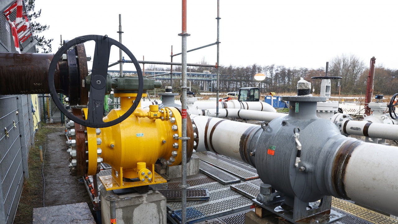 Доставките на газ за Европа от "Газпром" през 2024 г. ще останат на досегашните нива