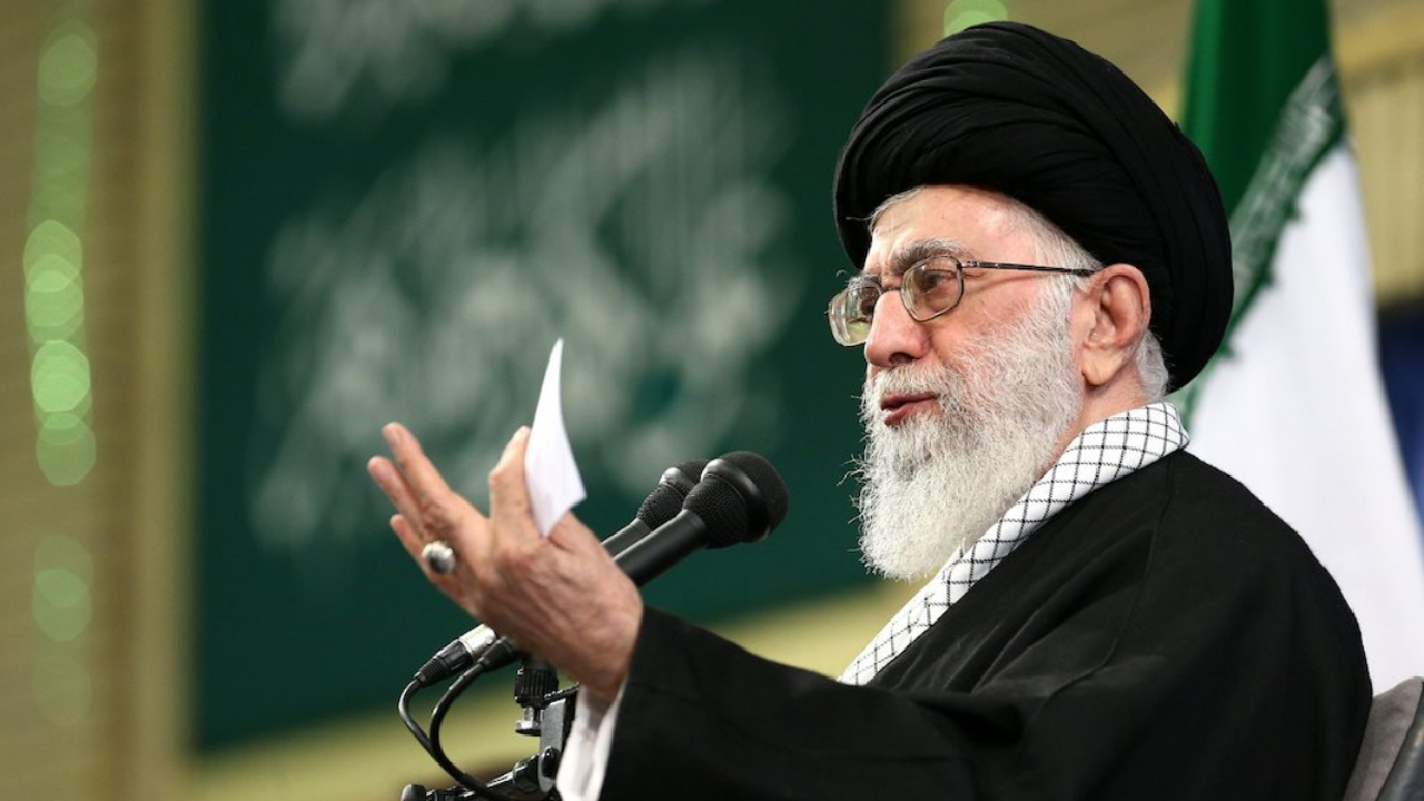 Иранският върховен лидер аятолах Хаменей обеща суров отговор на атаките, взели над 100 жертви в Керман