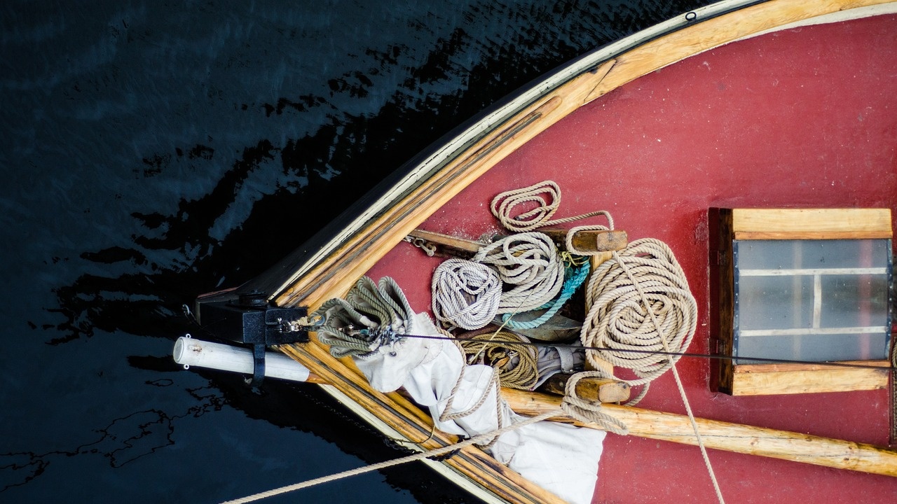 Моряк се спаси след 24 часа във водата благодарение на часовника си