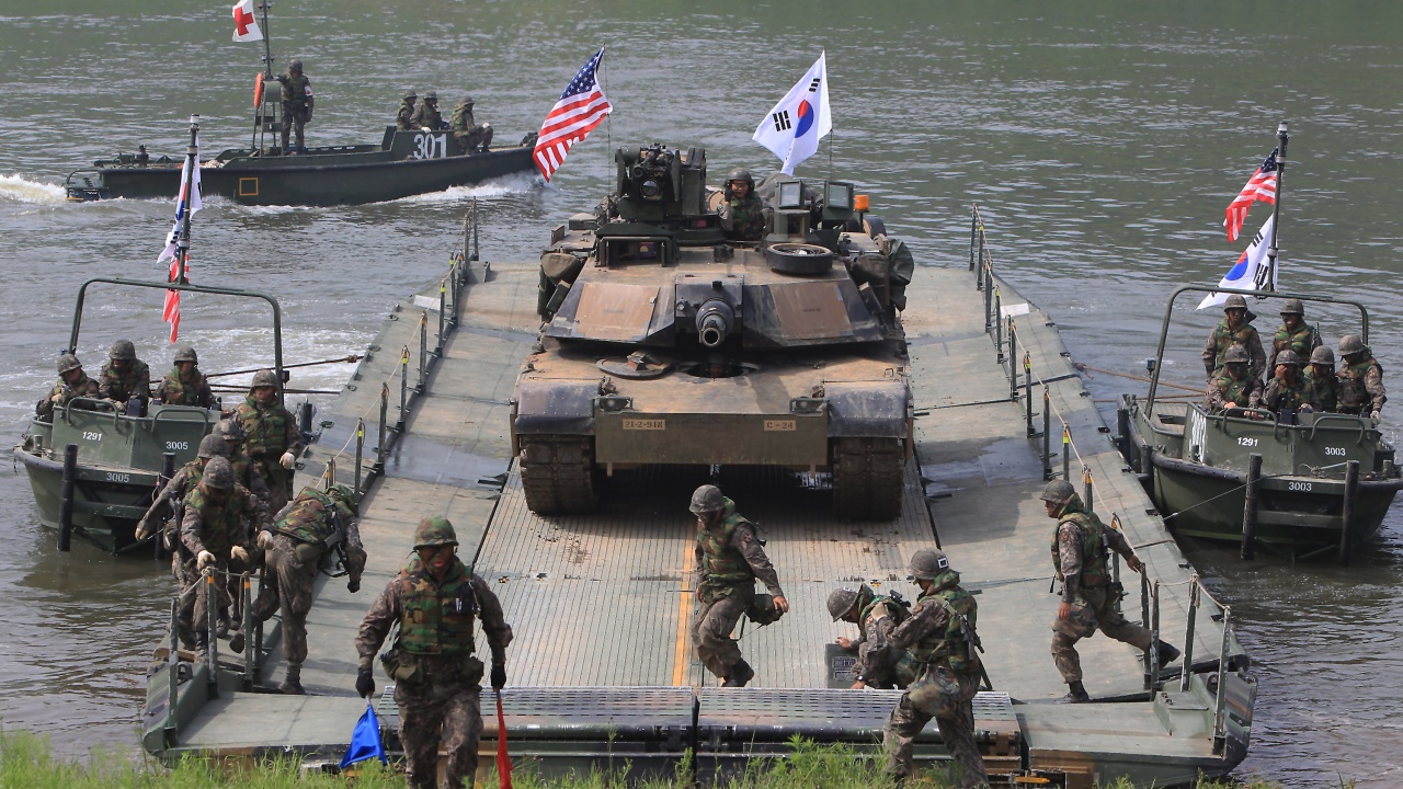Южна Корея и САЩ проведоха едноседмични съвместни учения с бойни стрелби близо до границата със Севера