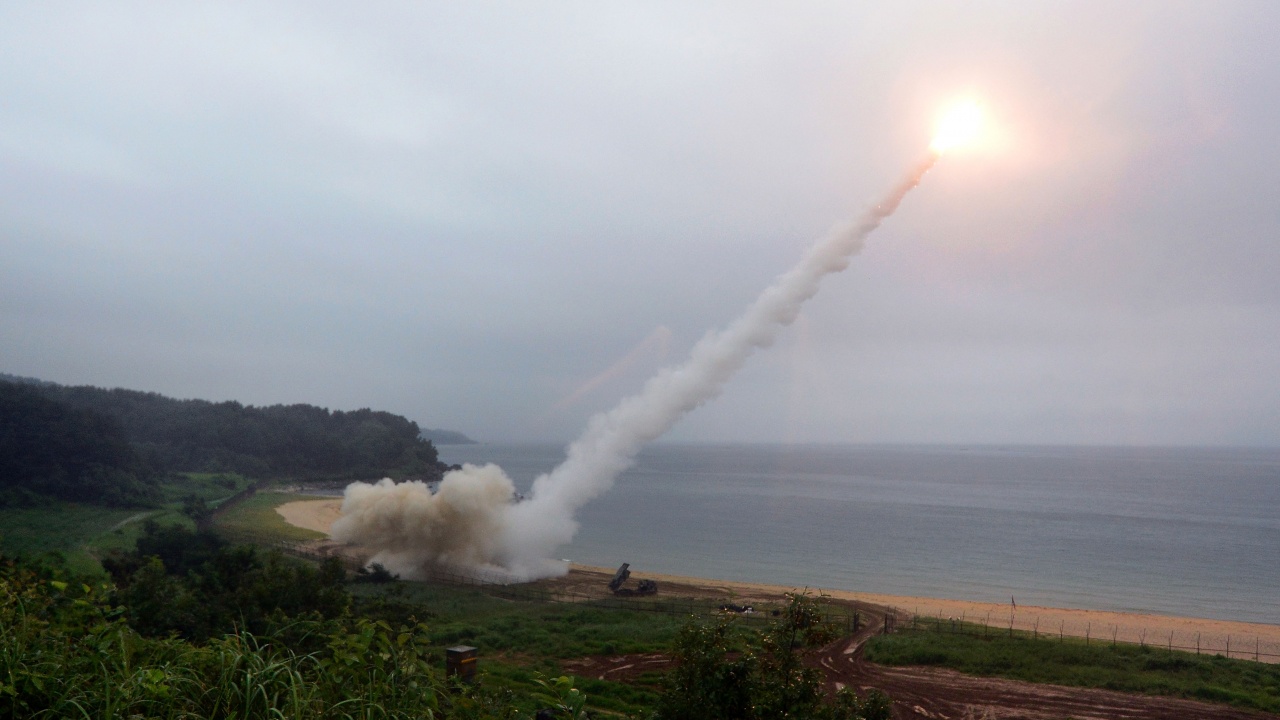 Северна Корея изстреля артилерийски снаряди близо до спорната морска граница