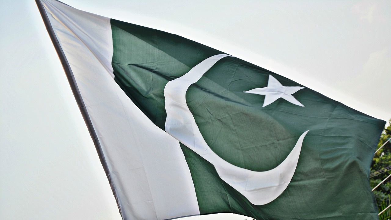 Сенатът на Пакистан одобри ход за отлагане на националните избори