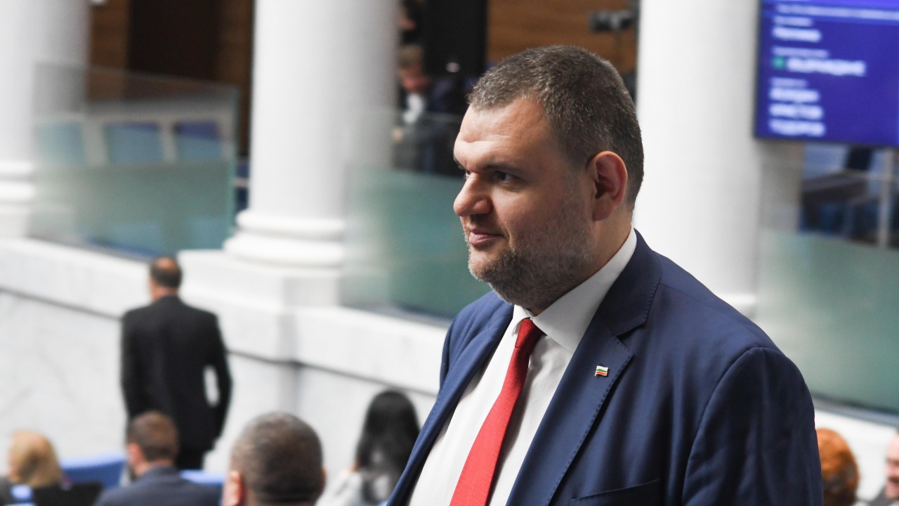 Делян Пеевски: Един самозабравил се министър унизи парламента