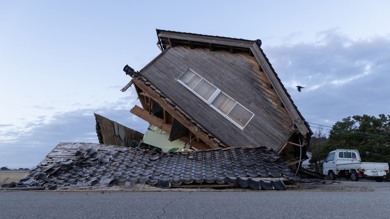 АП: Хиляди японци са принудени да напуснат домовете си заради земетресението