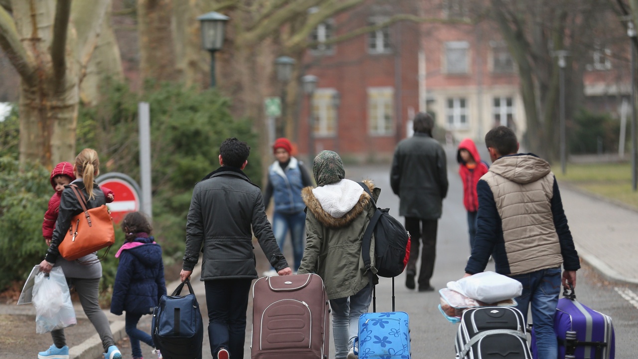 Над 320 000 души са подали молба за убежище в Германия през 2023 г.