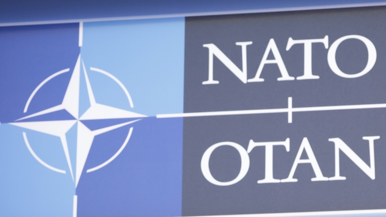 НАТО: Ударите на САЩ и Великобритания по позиции на хусите са отбранителни
