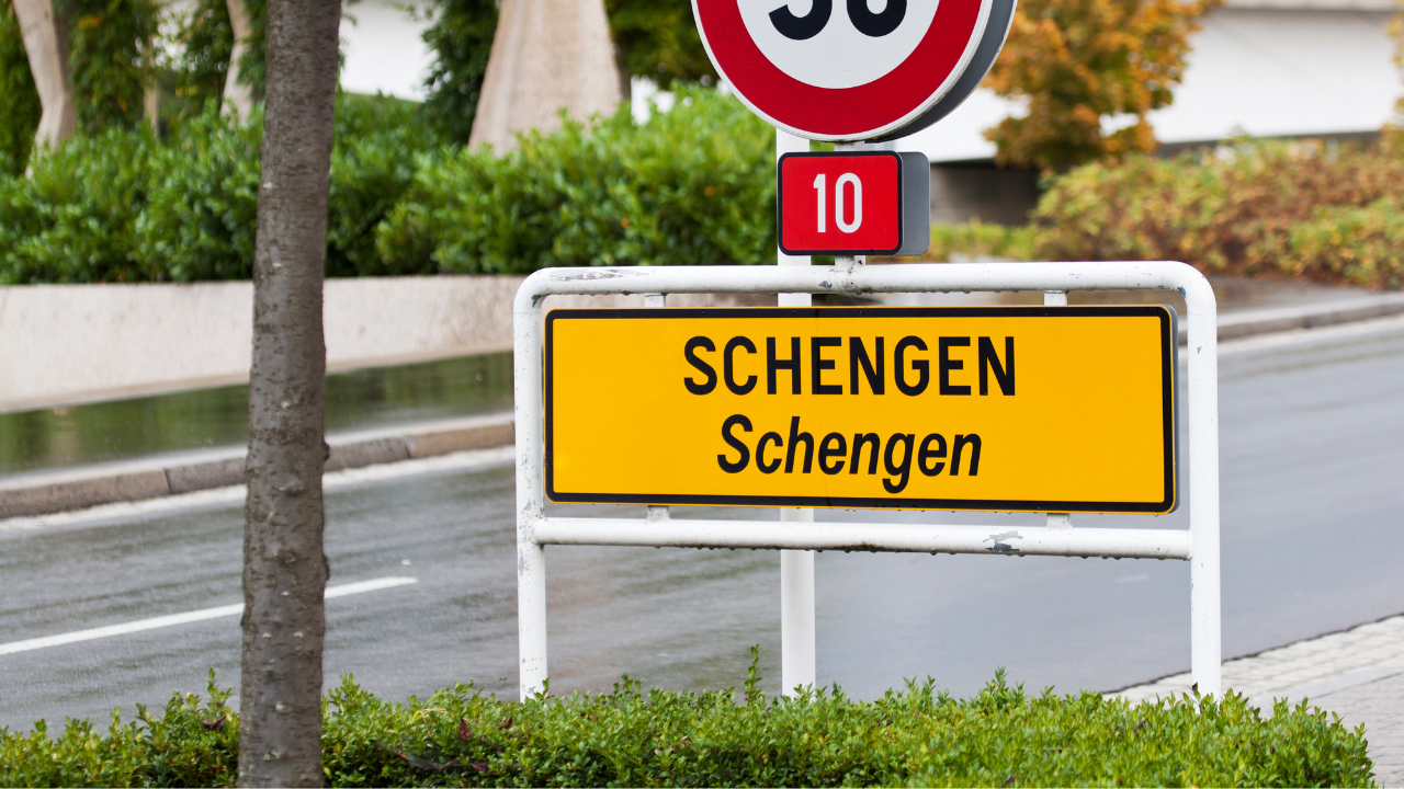 Вътрешният министър на Австрия: Запазваме ветото върху присъединяването на България и Румъния към Шенген