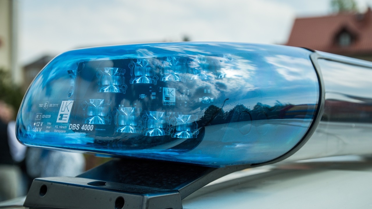 Шофьор от силистренско село избяга от полицията и блъсна колата си