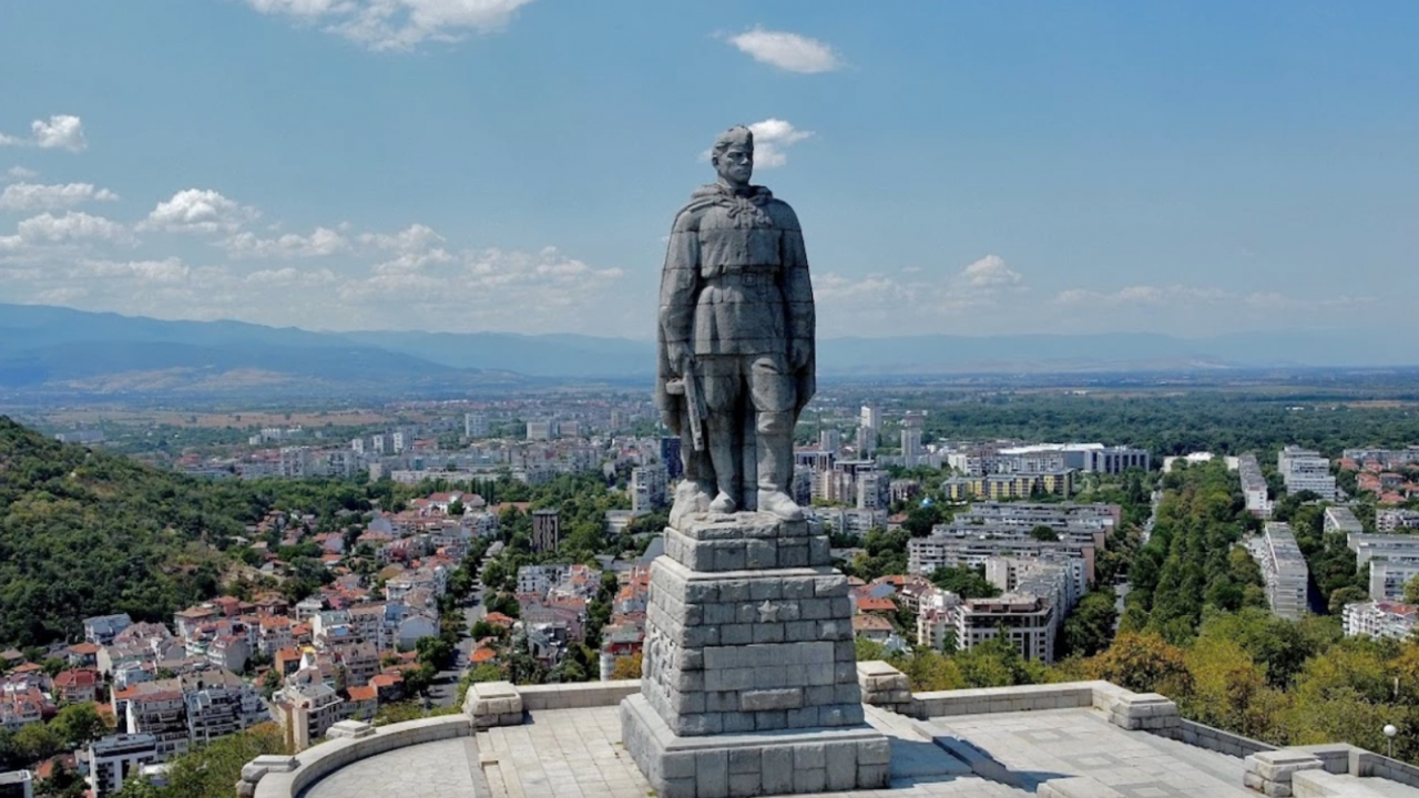 Кметът на Пловдив: Има по-важни проблеми от преместването на Альоша