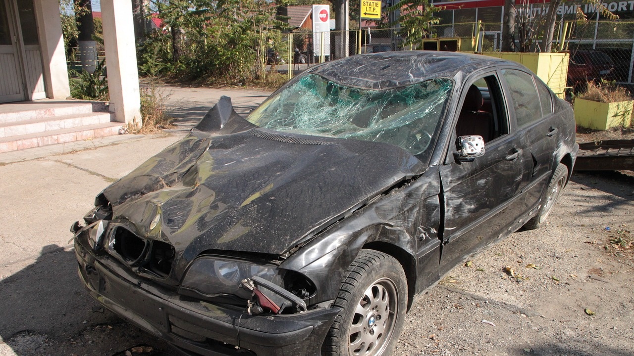 Обвинение за джигита от "Стрелбище", причинил две ПТП-та и нанесъл щети на седем автомобила