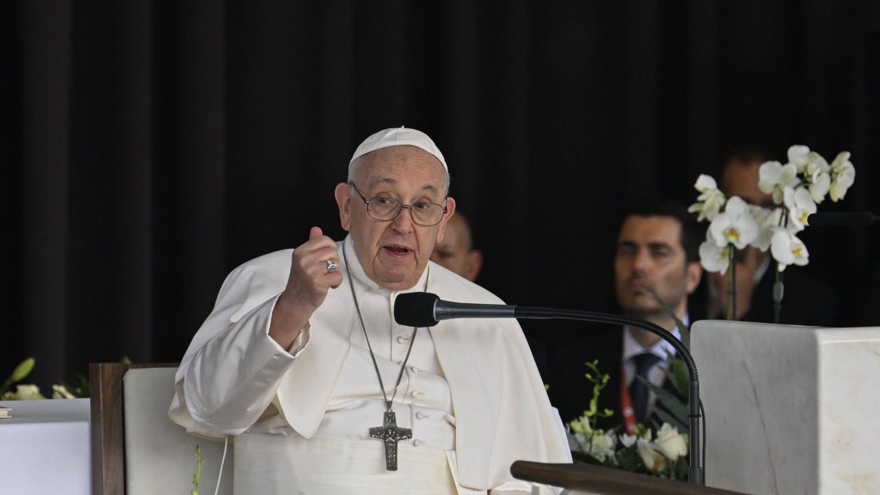 Папа Франциск: Сексуалното удоволствие е дар от Бога, но порнографията трябва да се избягва
