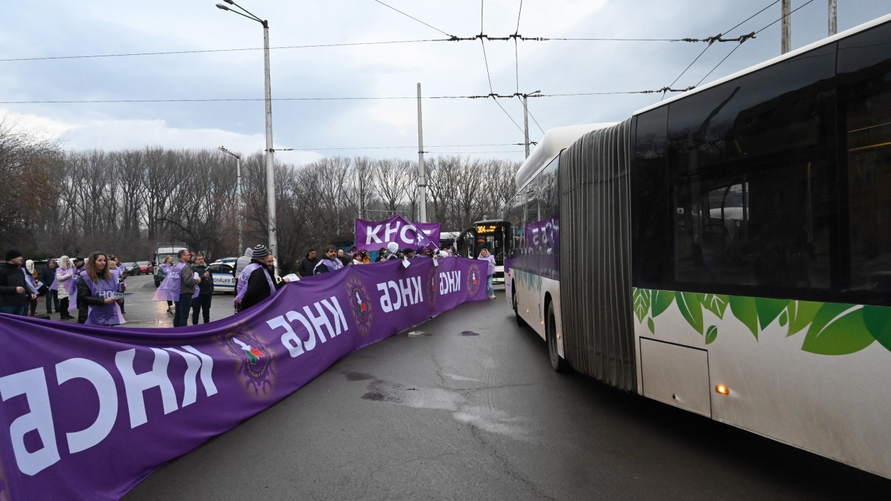 Протестиращи от градския транспорт на среща с кмета Терзиев