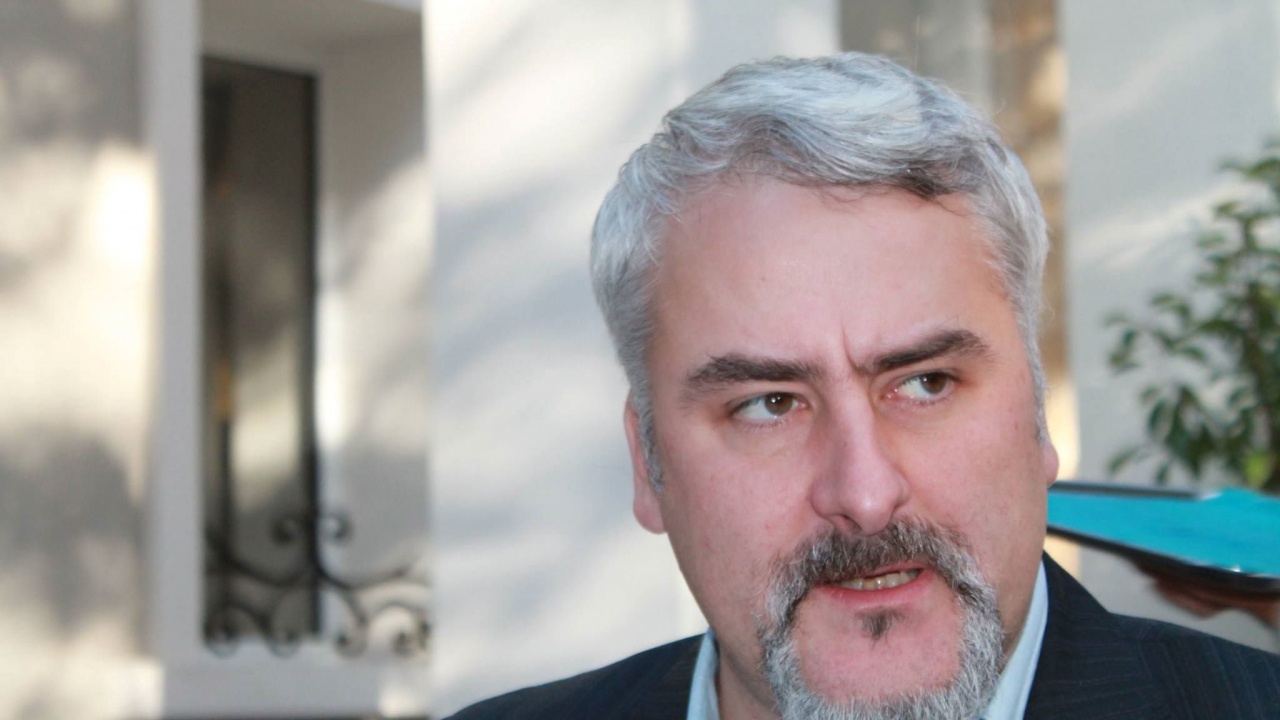 Адвокат Ал. Кашъмов: Нечовешко и унизително е да изхвърлиш човек през януари на улицата