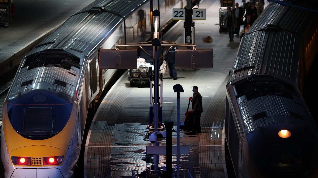"Евростар" спира влаковете между Франция и Белгия заради лошото време