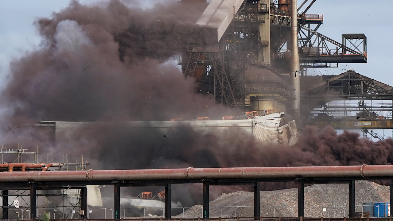 Осем души загинаха при експлозия в завод за метални изделия в Китай