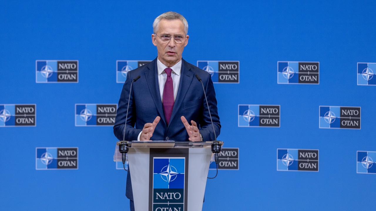 НАТО призова за допълнителна помощ за Украйна и приветства напредъка по приемането на Швеция в алианса