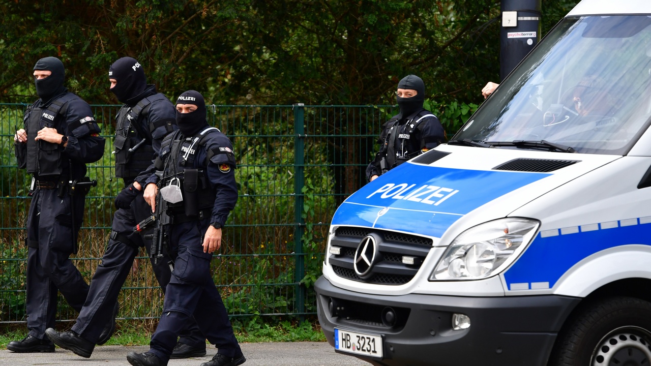 Германската полиция откри незаконни оръжия в имоти на предполагаем член на "Граждани на Райха"