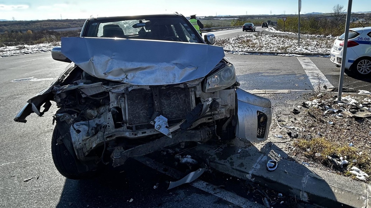 Катастрофа затвори пътя Пампорово – Стойките, ранени са три жени