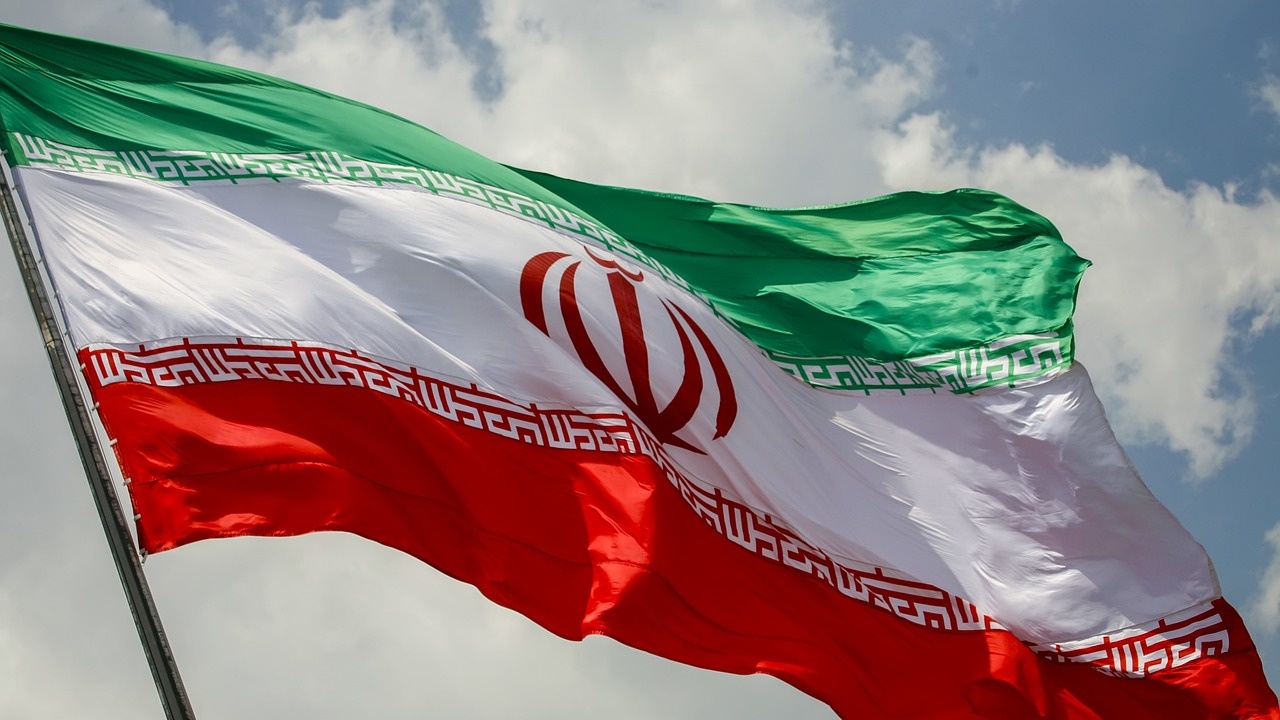 Иран предупреди, че е готов да реагира на всяка атака
