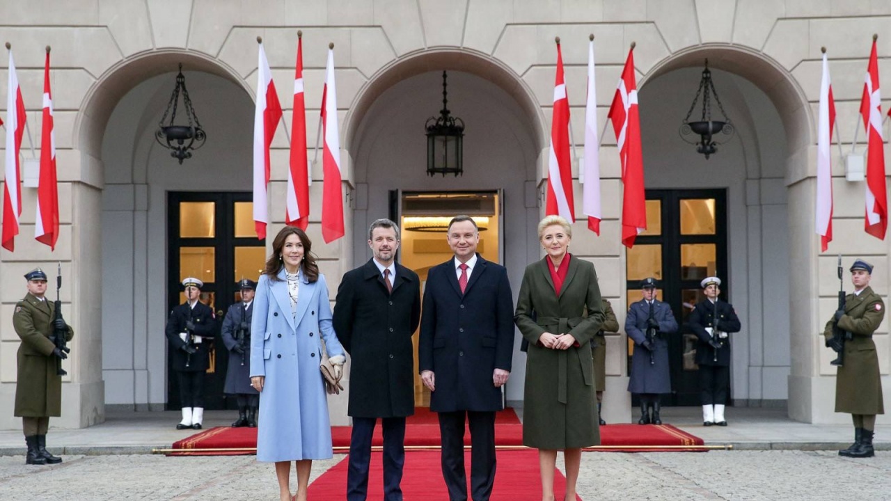 Кралят на Дания пристигна в Полша