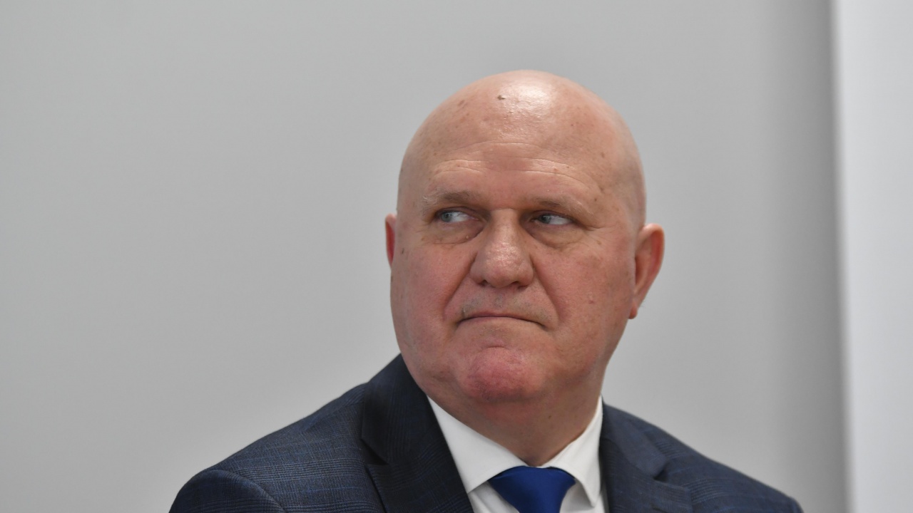 Министър Цоков: Не е имало изтичане на информация заради продажбата на "Школо"