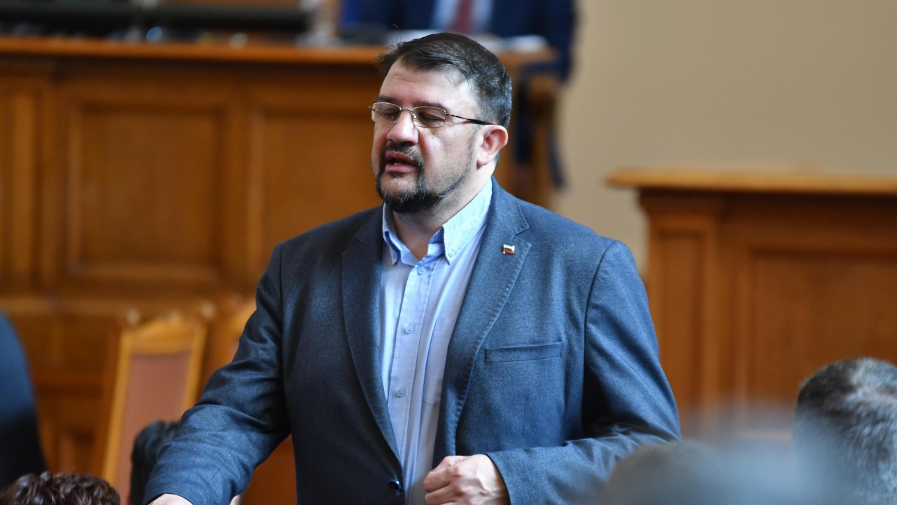 Настимир Ананиев: Нямаме уговорка акад. Николай Денков да стане образователен министър