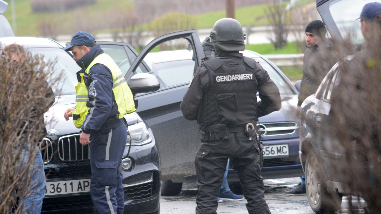 Спецакция  в Благоевградско, петима души са задържани