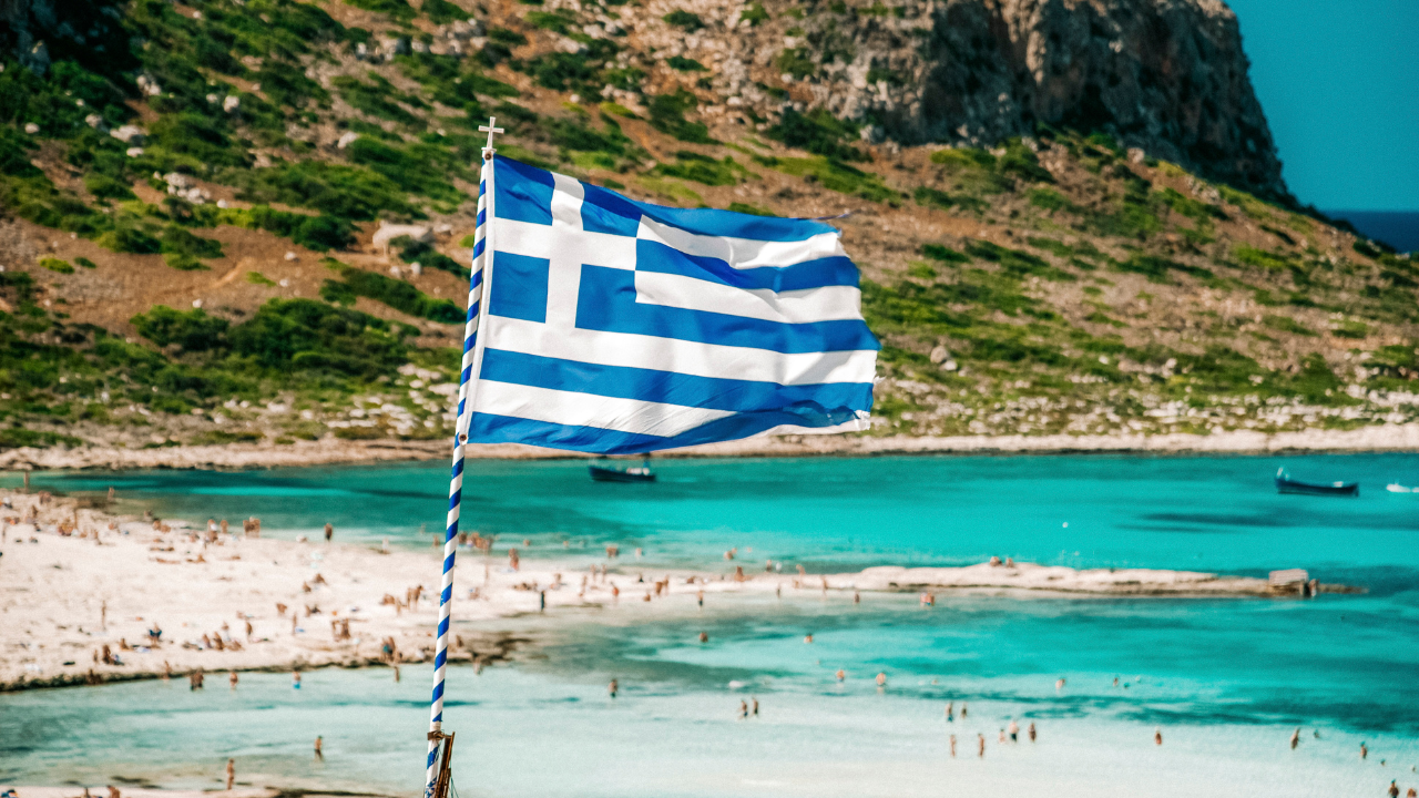Гърция с удар по джоба на туристите