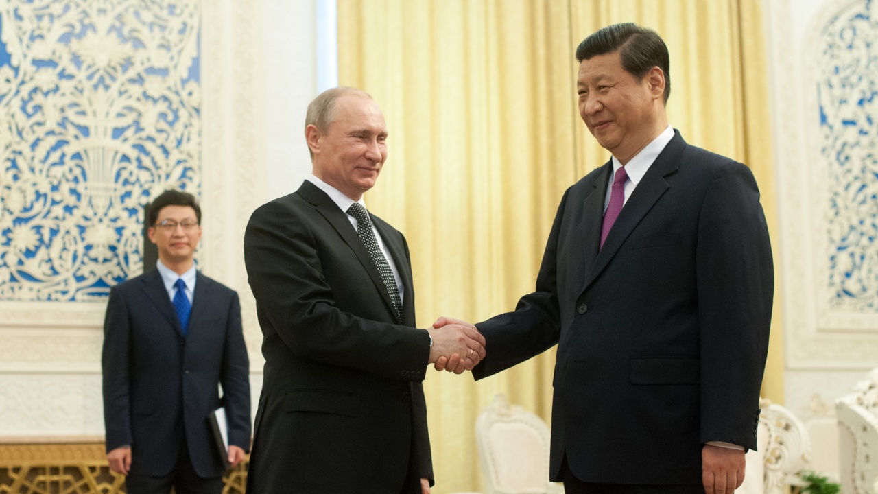 Си Цзинпин към Путин: Заедно трябва да се противопоставяме на всякаква чуждестранна намеса