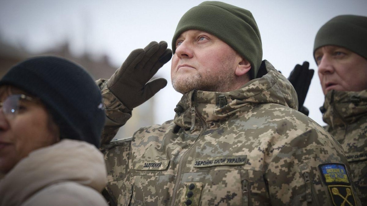 Зеленски удостои Залужни и Буданов със званието "Герой на Украйна"