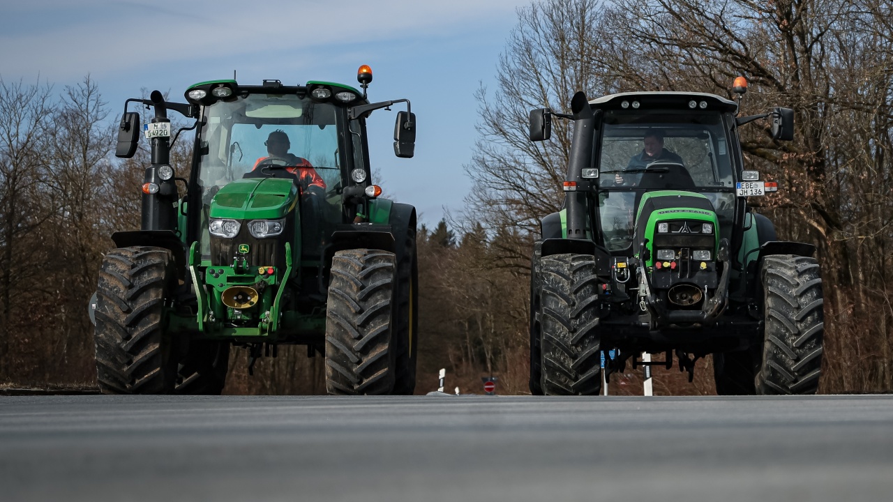 Протестиращи фермери в Полша и Испания блокират движението по пътища и улици