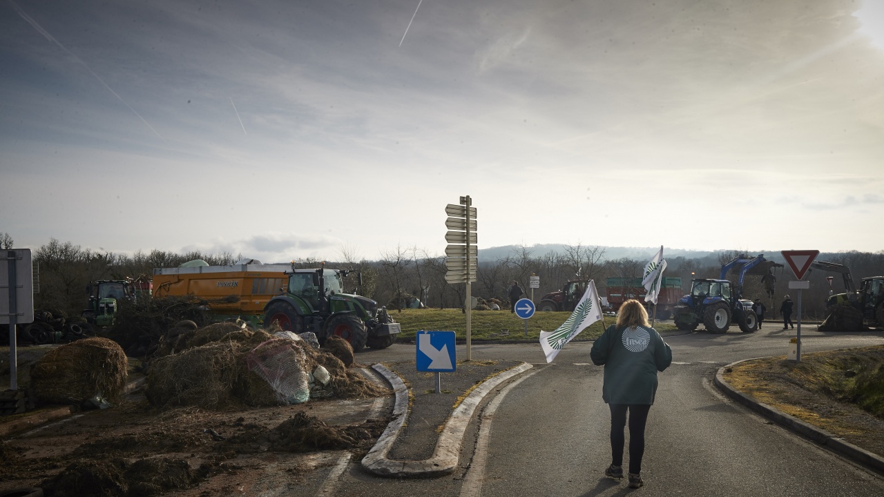 Протестиращите гръцки фермери блокираха товарния трафик на пункт по границата със Северна Македония