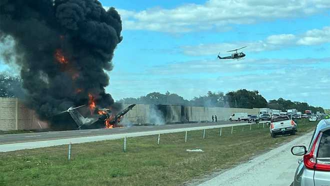 Малък самолет се разби на магистрала във Флорида, има загинали
