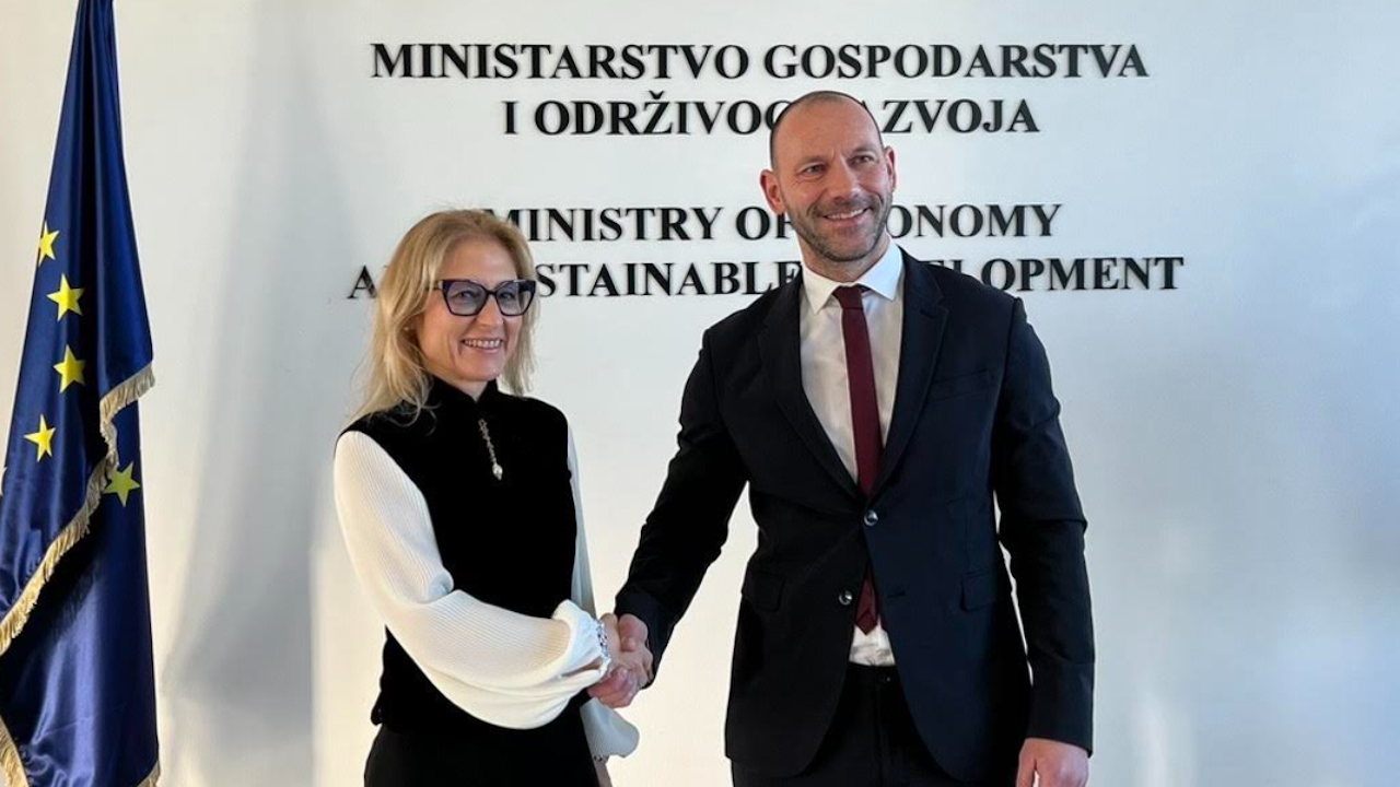 Министър Стойчева разговаря с министрите на икономиката и на науката и образованието на Хърватия