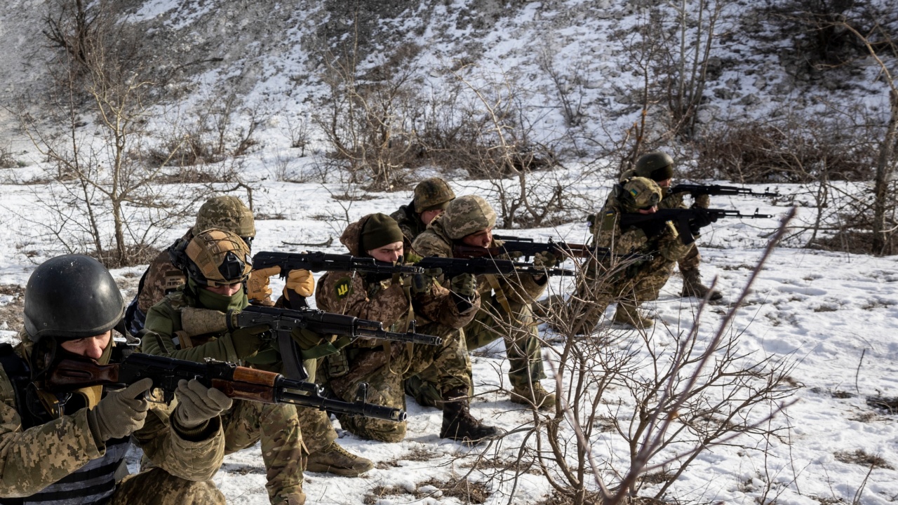 Украйна изпрати щурмоваци в Авдеевка заради руско настъпление
